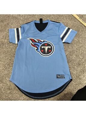 NFL Women’s Tennessee Titans NFL Jersey size Medium NWOT